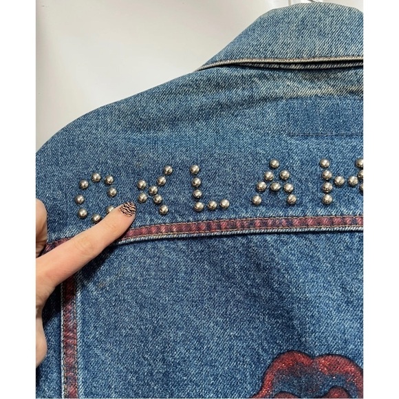 Vintage Levi's Womens Sz M Denim Trucker Jacket Oklahoma Studded Embellished - Picture 9 of 10